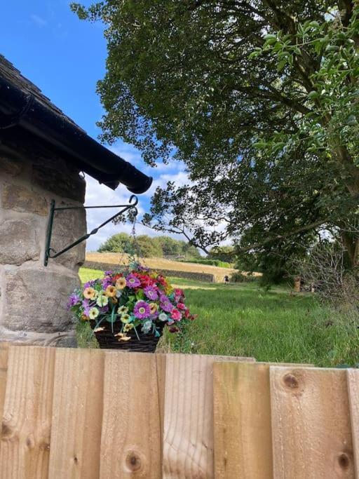 Hazelwood Luxury Detached Peak District Stone Barn - Dog Friendlyヴィラ エクステリア 写真
