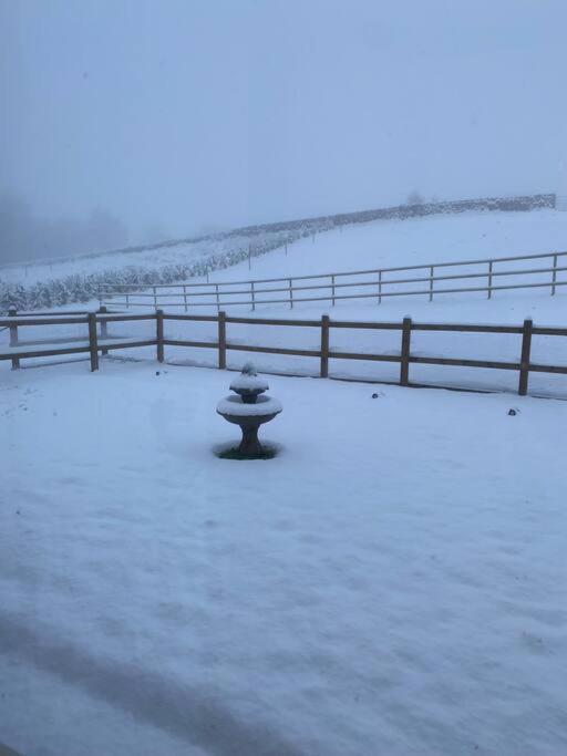 Hazelwood Luxury Detached Peak District Stone Barn - Dog Friendlyヴィラ エクステリア 写真