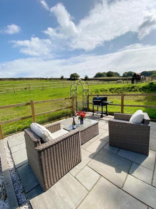 Hazelwood Luxury Detached Peak District Stone Barn - Dog Friendlyヴィラ エクステリア 写真