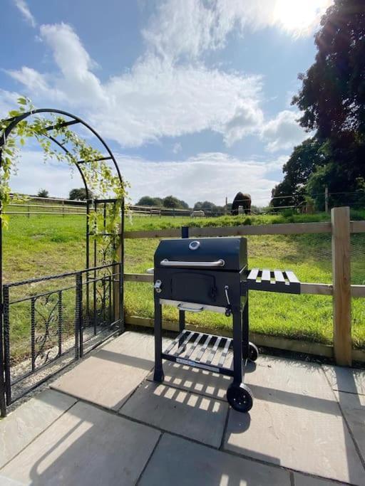 Hazelwood Luxury Detached Peak District Stone Barn - Dog Friendlyヴィラ エクステリア 写真