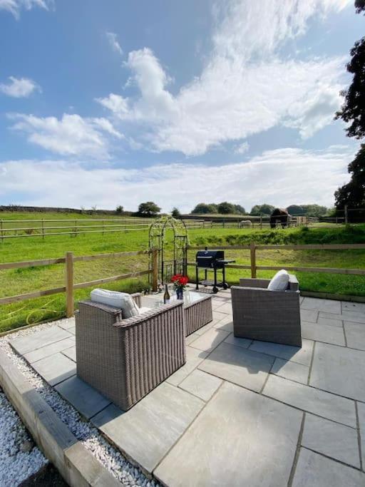 Hazelwood Luxury Detached Peak District Stone Barn - Dog Friendlyヴィラ エクステリア 写真